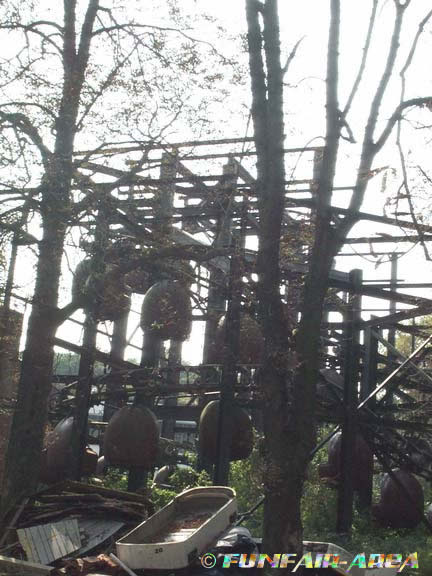 Geisterbahn Ruine Spreepark Berlin